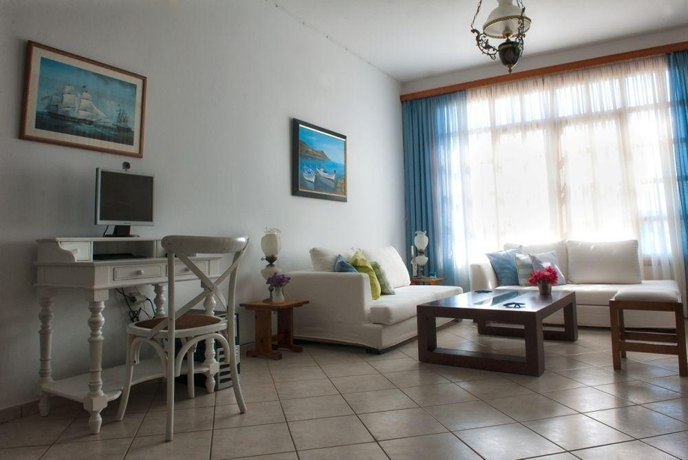Charissi Hotel 3*