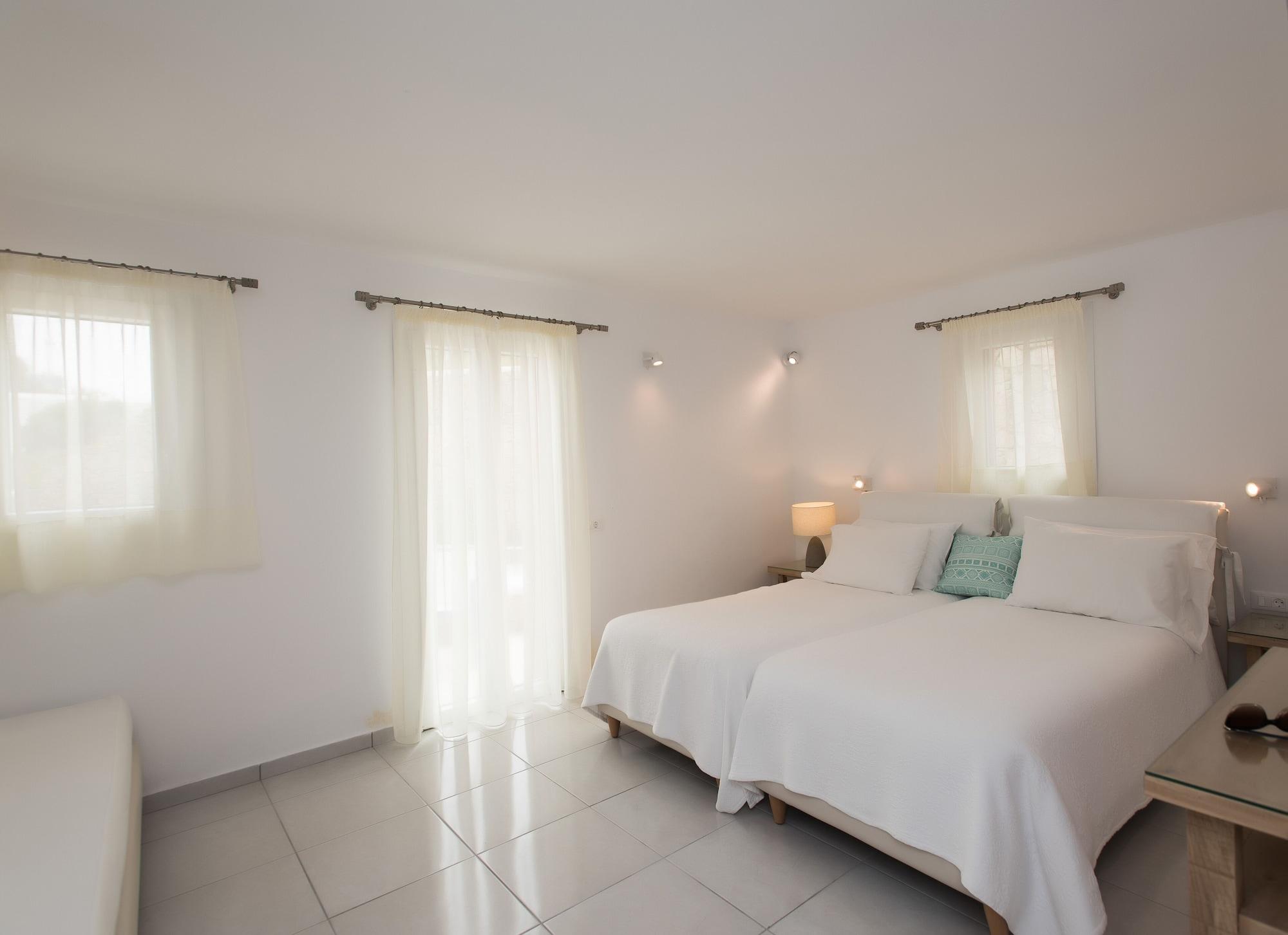 Charissi Hotel 3*