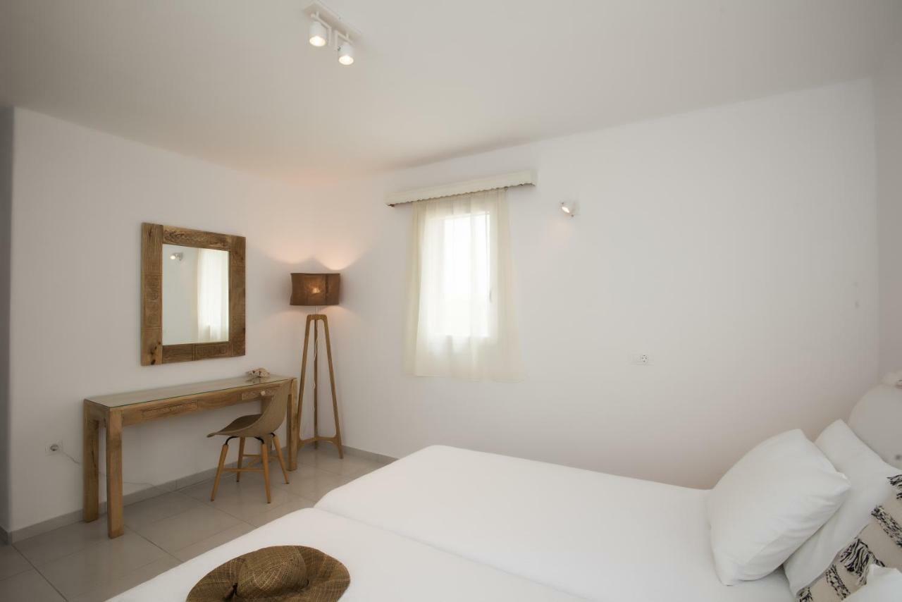 Charissi Hotel 3*